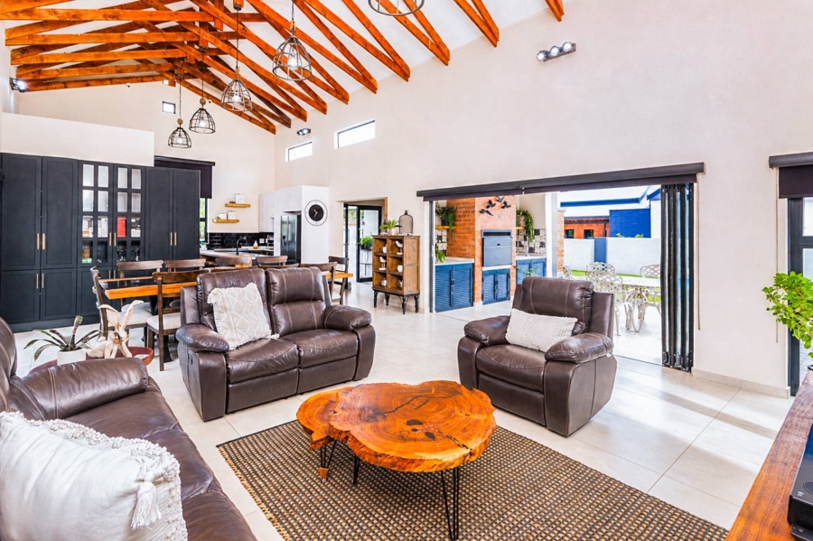 4 Bedroom Property for Sale in Meerhof North West